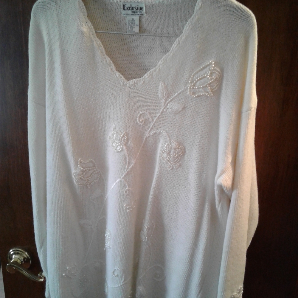 Sweater - Picture 4 of 4